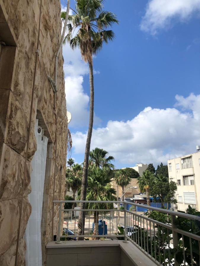 Appartamento Bat Galim - By The Sea Haifa Esterno foto