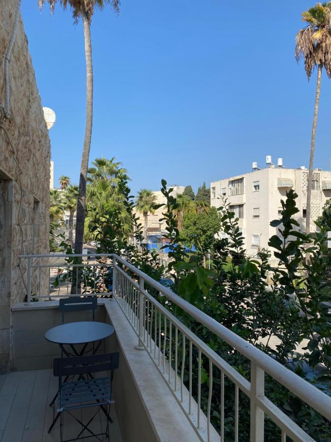 Appartamento Bat Galim - By The Sea Haifa Esterno foto